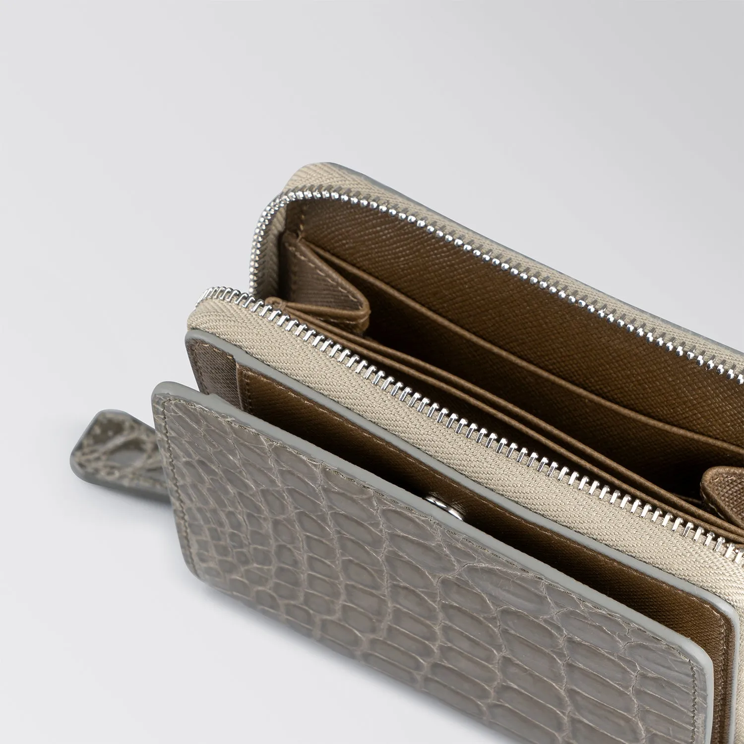 SNAP ZIPPER WALLET